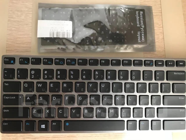 Dell XPS 13. 13", 2 700����, ��� 8 ��, ���� 256���, WiFi: 1, Bluetooth: 1, ����������� �� 10��. ����