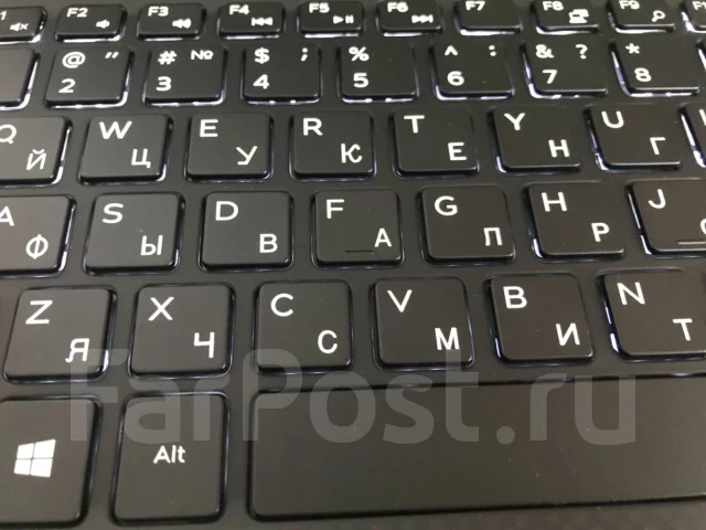 Dell XPS 13. 13", 2 700����, ��� 8 ��, ���� 256���, WiFi: 1, Bluetooth: 1, ����������� �� 10��. ����
