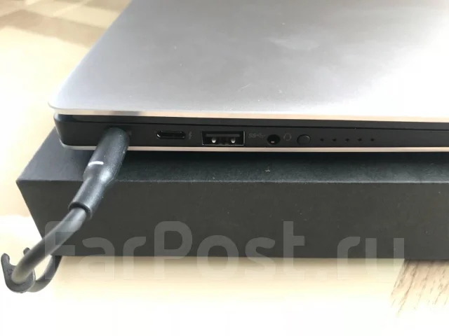Dell XPS 13. 13", 2 700����, ��� 8 ��, ���� 256���, WiFi: 1, Bluetooth: 1, ����������� �� 10��. ����