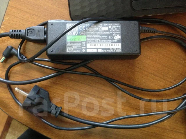 Sony VAIO VPC. 14", 2 400����, ��� 8 ��, ���� 500���, WiFi: 1, Bluetooth: 1, ����������� �� 3��. ����