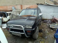 Nissan Terrano II ����