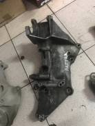 Кронштейн генератора. Renault: Vel Satis, Avantime, Trafic, Espace, Master, Laguna Двигатели: F4R, F9Q, F4P, F5R