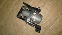 Насос вакуумный. Volkswagen Touareg, 7L6, 7LA Volkswagen Passat, 3B3, 3B6 Volkswagen Phaeton, 3D2, 3D8 Audi: A6 allroad quattro, A8, S, S6, A4, S8, A6...