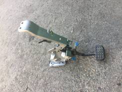 Педаль тормоза. Toyota Voxy, AZR60, AZR60G, AZR65, AZR65G Toyota Noah, AZR60, AZR60G, AZR65, AZR65G Двигатель 1AZFSE
