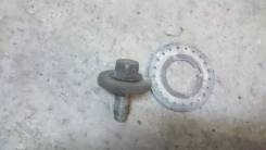 Болт коленвала. Toyota: Cressida, Regius Ace, Crown, RAV4, Mark II Wagon Qualis, Dyna, T.U.V, 4Runner, Hilux, Blizzard, Chaser, Land Cruiser, ToyoAce...