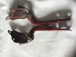 Крепление капота. Toyota Land Cruiser, GRJ200, URJ200, URJ202, URJ202W, UZJ200, UZJ200W, VDJ200, J200 Двигатели: 1GRFE, 1URFE, 1VDFTV, 2UZFE, 3URFE