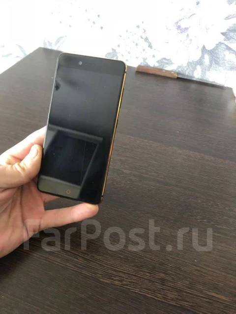 ZTE Nubia Z11 Mini. �/�, ������, 4G LTE, Dual-SIM ����