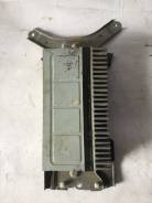 Усилитель магнитолы. Toyota Land Cruiser, UZJ200, UZJ200W, VDJ200, J200, URJ202, URJ202W, GRJ200, URJ200 Двигатели: 1VDFTV, 2UZFE, 3URFE, 1URFE, 1GRFE