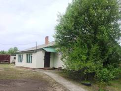 Продается большой кирпичный дом в с. Полевое. Улица Новая (с. Полевое), р-н с.Полевое, площадь дома 65 кв. м., скважина, электричество 10 кВт, отоплен...