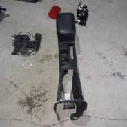 Подлокотник. Nissan X-Trail, TNT31 Двигатели: QR25, QR25DE