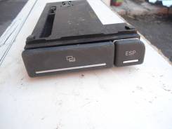 Подстаканник. Audi A4, 8EC, 8ED Audi Quattro Audi RS4 Audi S4, 8EC, 8ED Двигатели: ALT, ALZ, ASB, AUK, AWA, BBJ, BBK, BCZ, BDG, BFB, BGB, BHF, BKE, BK...