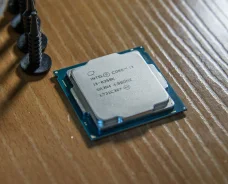 Intel Core i3-8350K ����