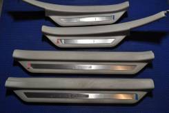 Накладка на порог. Toyota Camry, ACV40, ACV45, AHV40, ASV40, GSV40 Двигатели: 2ARFE, 2AZFE, 2AZFXE, 2GRFE