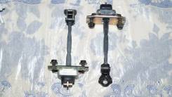 Ограничитель двери. Toyota Premio, AZT240, NZT240, ZZT240, ZZT245 Toyota Mark II Wagon Blit, GX110, GX110W, GX115, GX115W, JZX110, JZX110W, JZX115, JZ...