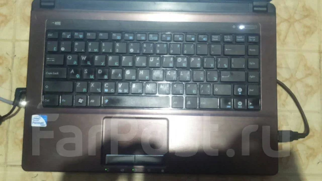 Asus K43. ��� 2048 ��, ���� 300���, WiFi: 1, Bluetooth: 1, ����������� �� 5��. ����