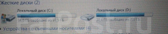 Asus K43. ��� 2048 ��, ���� 300���, WiFi: 1, Bluetooth: 1, ����������� �� 5��. ����