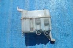 Бачок стеклоомывателя. Toyota Lite Ace, CR41, CR41V, CR42, CR42V, KR41, KR41V, KR42, KR42V, SR40 Toyota Lite Ace Noah, CR40, CR40G, CR41, CR42, CR50...