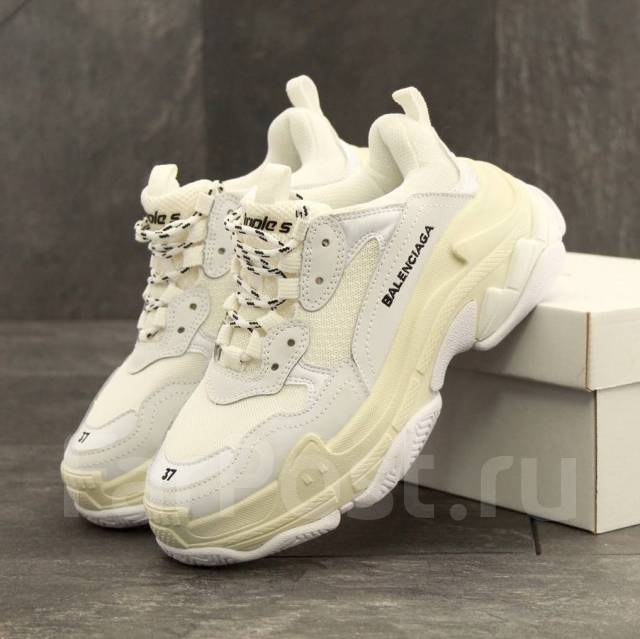 Кроссовки Balenciaga Triple s белые