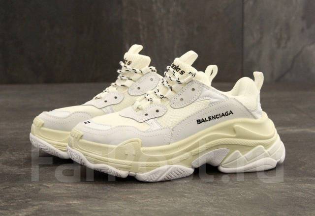 Balenciaga triple clearance s 47