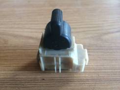 Кнопка стеклоподъемника. Toyota: Corona, Caldina, Estima Emina, Estima Lucida, Corolla Levin, Sprinter Trueno, Corolla, Previa, Carina E, Estima Двига...