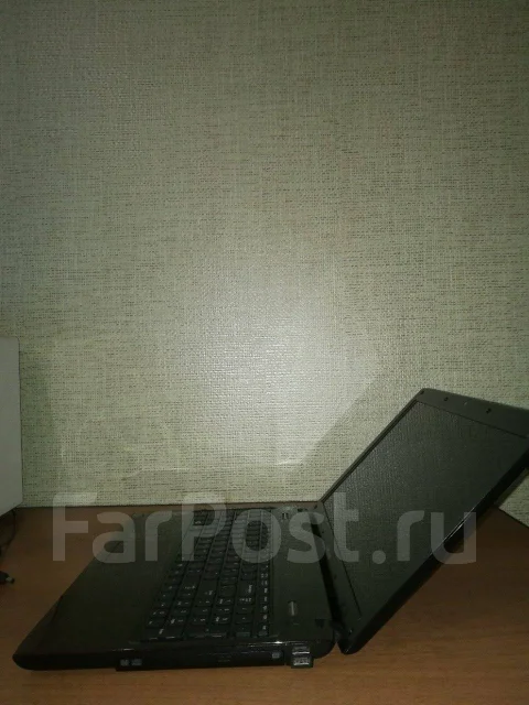 Samsung R580. 15.6", 2,1����, ��� 4 ��, ���� 256���, WiFi: 1, Bluetooth: 1, ����������� �� 4��. ����