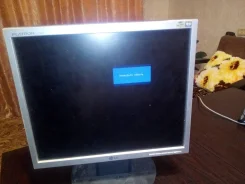 LG. 17", ���������� �� (LCD)