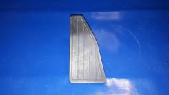 Подставка под ногу. Suzuki Escudo, TA01R, TA01W, TA02W, TA11W, TA31W, TA51W, TA52W, TD01W, TD02W, TD11W, TD31W, TD32W, TD51W, TD52W, TD61W, TD62W, TL5...