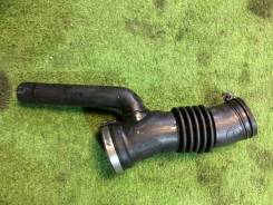Патрубок воздухозаборника. Subaru Legacy, BE9, BH9 Subaru Impreza, GD9, GG9 Subaru Legacy B4, BE9 Двигатели: EJ254, EJ204