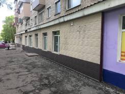 Помещение рядом с остановкой со свободной планировкой и парковкой!. 75 кв. м., улица Краснознаменная 135а, р-н Центр