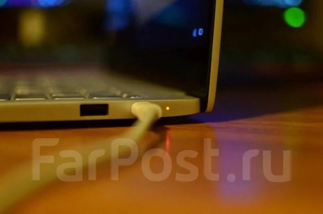 Xiaomi Mi Notebook Air 13.3. 13.3", ��� 8 ��, ���� 256��� ����
