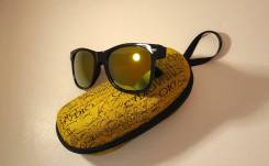 Очки Ray-Ban.