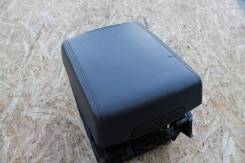 Подлокотник. Volkswagen Touareg, 7L6