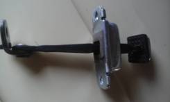 Ограничитель двери. Hyundai Accent, LC, LC2 Двигатели: D3EA, G4EA, G4EB, G4ECG, G4EDG, G4EK
