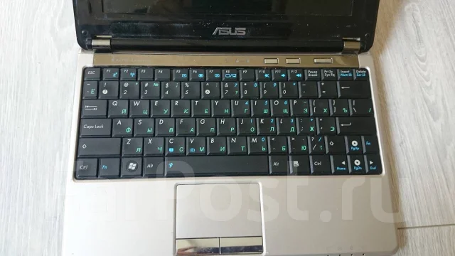 Asus N10J. 10.2", 1,6����, ��� 2048 ��, ���� 250���, WiFi: 1, Bluetooth: 1 ����