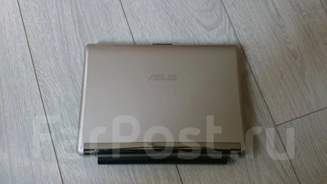 Asus N10J. 10.2", 1,6����, ��� 2048 ��, ���� 250���, WiFi: 1, Bluetooth: 1 ����