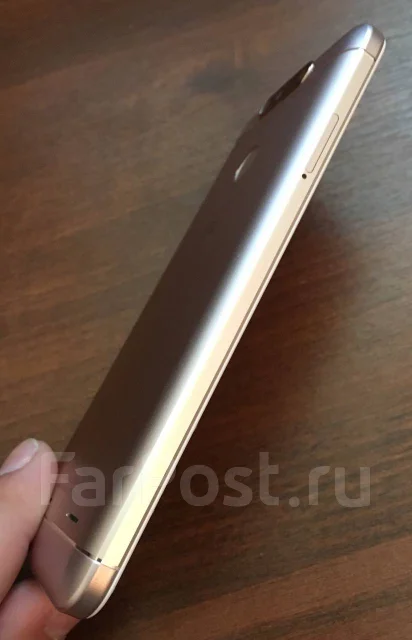 ZTE Blade V8 Mini. �/�, �������, 3G, 4G LTE, Dual-SIM, ���������� ����