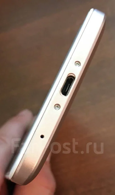 ZTE Blade V8 Mini. �/�, �������, 3G, 4G LTE, Dual-SIM, ���������� ����