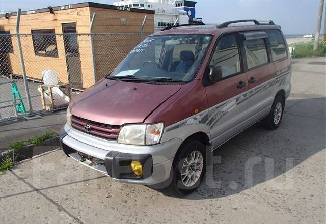 Toyota noah cr50