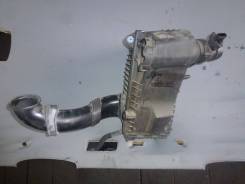 Корпус воздушного фильтра. Volkswagen Touareg, 7L6, 7LA Audi Q7, 4LB Двигатели: AXQ, AYH, AZZ, BAA, BAC, BAN, BAR, BHK, BHL, BJN, BKJ, BKL, BKS, BKW...