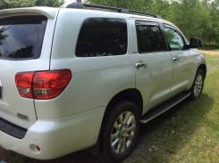 Toyota Sequoia. автомат, 4wd, 5.7 (381 л.с.), бензин, 120 тыс. км