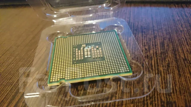 Intel Core 2 Quad Q8300 ����