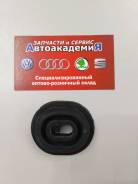 Крепление радиатора. Volkswagen: Caddy, Passat, Jetta, Scirocco, Tiguan, Sharan, XL1, Passat CC, Beetle, Polo, Eos, up!, Ameo, e-Golf, Touran, Golf, A...