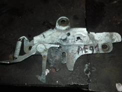 Замок капота. Toyota Sprinter, AE91, AE92, AE95, CE90, CE95, CE96, CE96V, EE90, EE96, EE96V, EE98, EE98V Toyota Sprinter Carib, AE95, AE95G Toyota Cor...