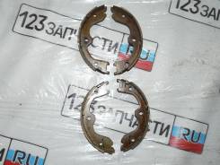 Колодка стояночного тормоза. Nissan: Teana, Skyline, Fairlady Z, 350Z, Maxima, Altima, Fuga, 370Z Двигатели: MR20DE, QR20DE, QR25DE, VQ23DE, VQ25DE, V...