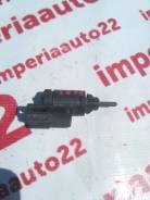 Концевик под педаль тормоза. Porsche Cayenne, 957 Двигатели: M059D, M4801, M4851, M5501