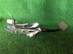 Накладка на Педаль тормоза Fielder nze141 nze144. Toyota: Mirai, Allion, Mark X Zio, Avensis, Corolla, Estima, Vanguard, Tarago, Matrix, Vellfire, Cor...