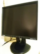 Samsung. 17", ���������� �� (LCD)