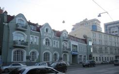 Продается административное здание с пристройкой в г. Владивосток. Улица Светланская 111, р-н Центр, 1 530 кв. м. Дом снаружи