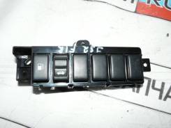 Кнопка открывания бензобака. Nissan Teana, J32, J32R