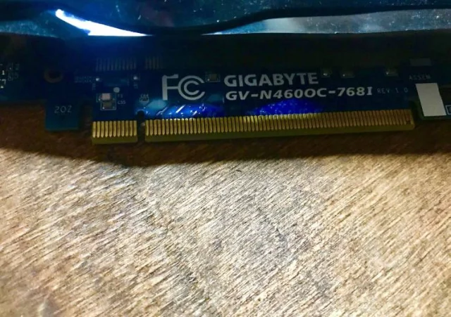 GeForce GTX 460 ����